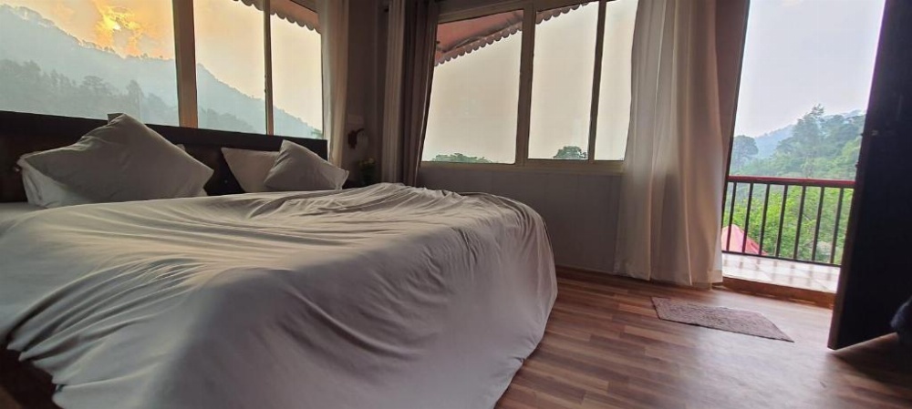 Room image 3